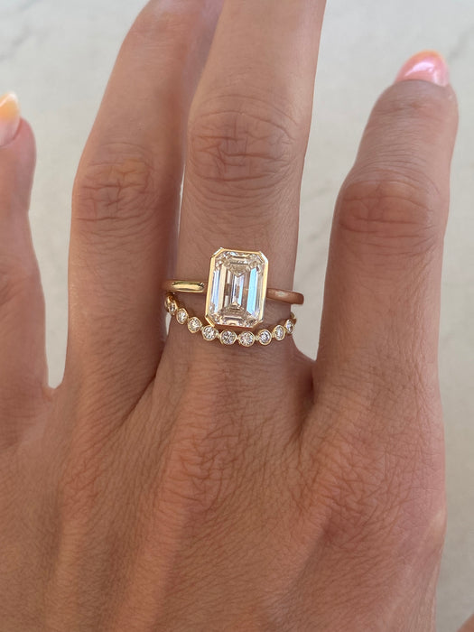 14K Gold Curved Lab Diamond Bezel Band Ring