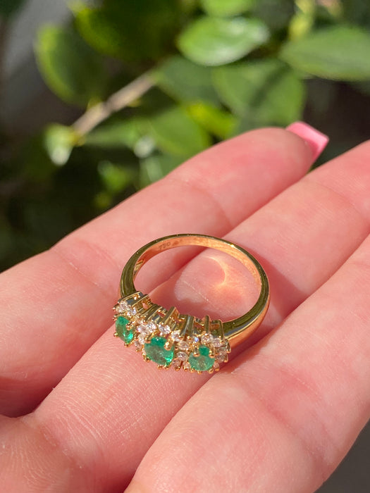 18k emerald diamond ring size 6