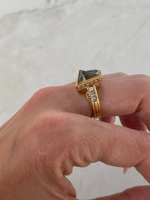 Vintage 18K Gold Trillion Topaz Aquamarine Diamond Ring