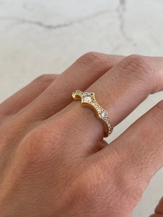 Vintage 18K Natural Diamond Crown Ring