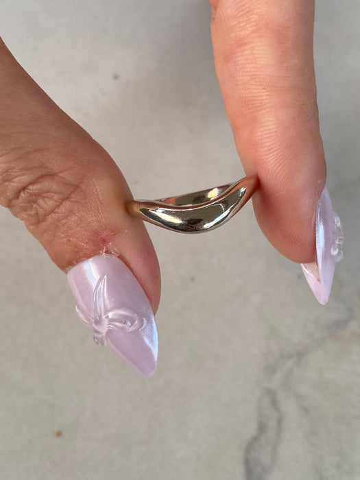 18K White Gold Curved Band Ring