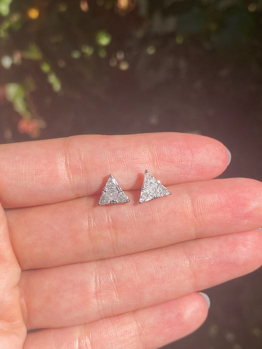 14k white gold 1 carat diamond trillion stud earrings
