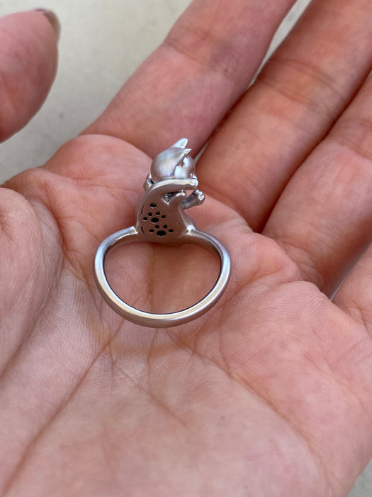 Vintage 18K White Gold Brushed Finish Cat Ring