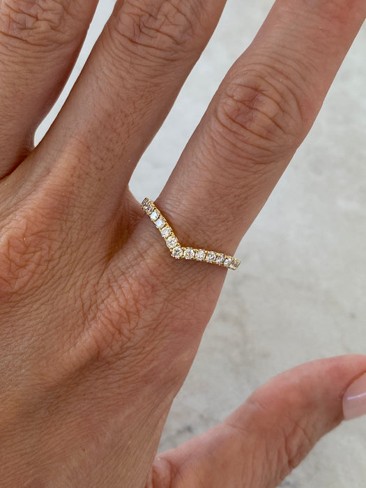 18K Natural Diamond Chevron Ring