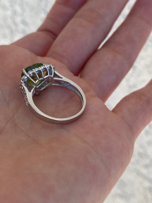 Platinum 950 peridot heart diamond ring size 6.5