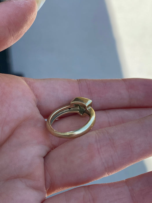 Vintage 14K Gold Peridot & Diamond Ring