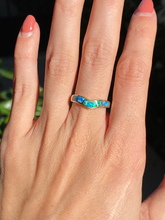 14k opal chevron ring size 6.75