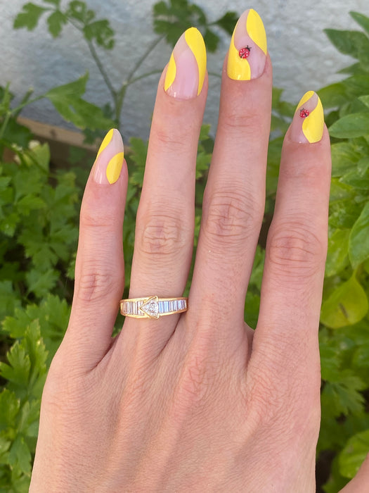 Vintage 18K Diamond Arrow Ring – Trillion & Baguette Diamonds – 1.13 TCW – Size 4