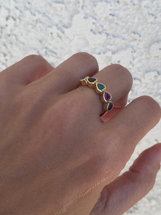 14k bezel set rainbow heart ring size 6.5