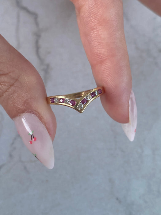 Vintage 18K Gold Ruby & Diamond Chevron Ring
