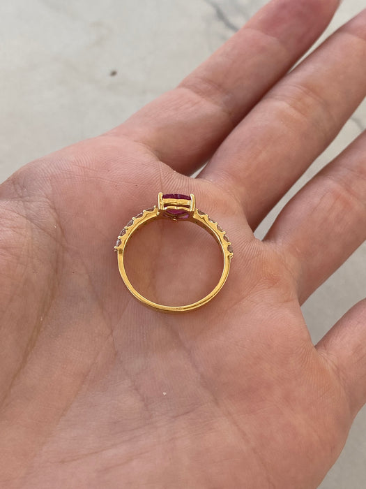 Vintage 18K Ruby Heart & Diamond Ring