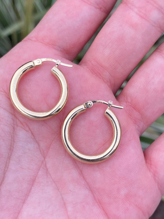 14k 0.85” hoop earrings