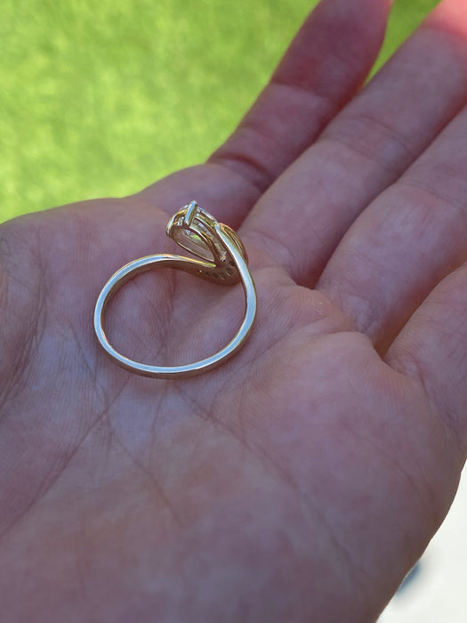 14K Gold Lab 1 Carat Pear Diamond Swirl Ring – VS Clarity, F Color, Size 7