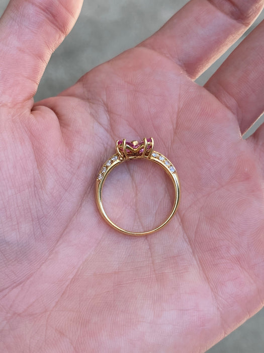 Vintage 18K Gold Pink Sapphire Diamond Flower Ring