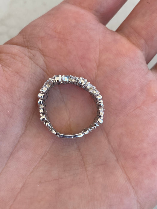Vintage 18K White Gold Flexible Diamond Flower Ring