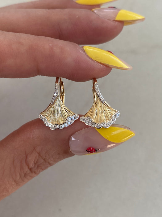 14K Gold Natural Diamond Feather Fluted Leverback Huggie Earrings
