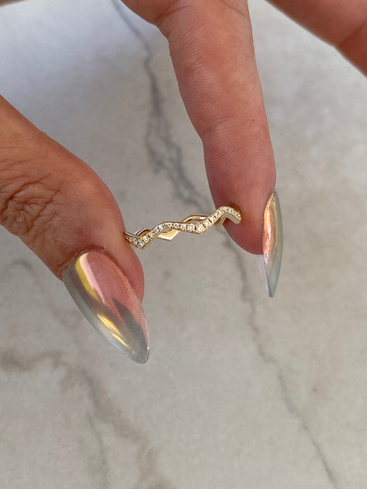 14K Natural Diamond Zig Zag Ring
