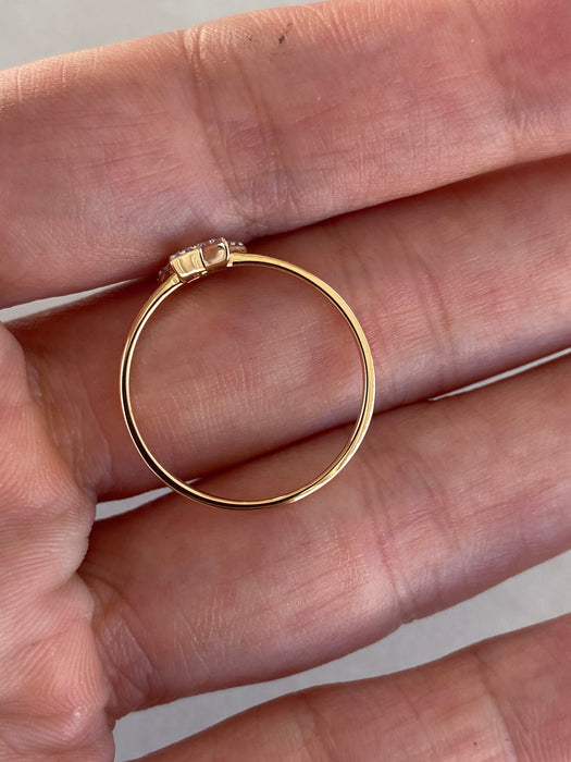 14K Gold Diamond Star Ring Size 7