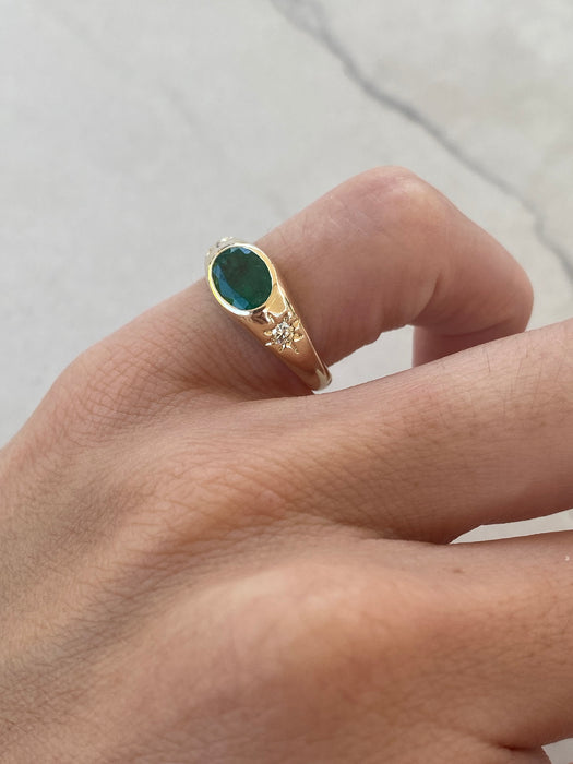 14K Gold Natural Oval Emerald & Diamond Star Pinky Ring