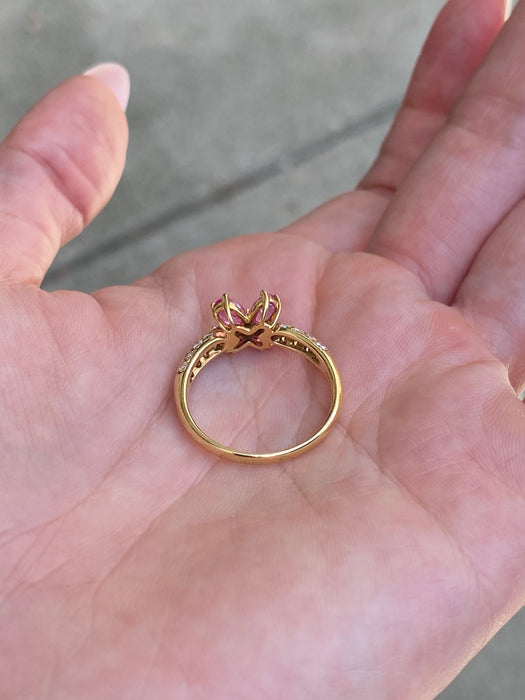 Vintage 18K Gold Pink Sapphire Diamond Flower Ring