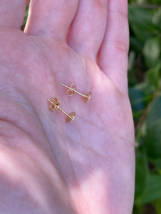 14k dot stud earrings