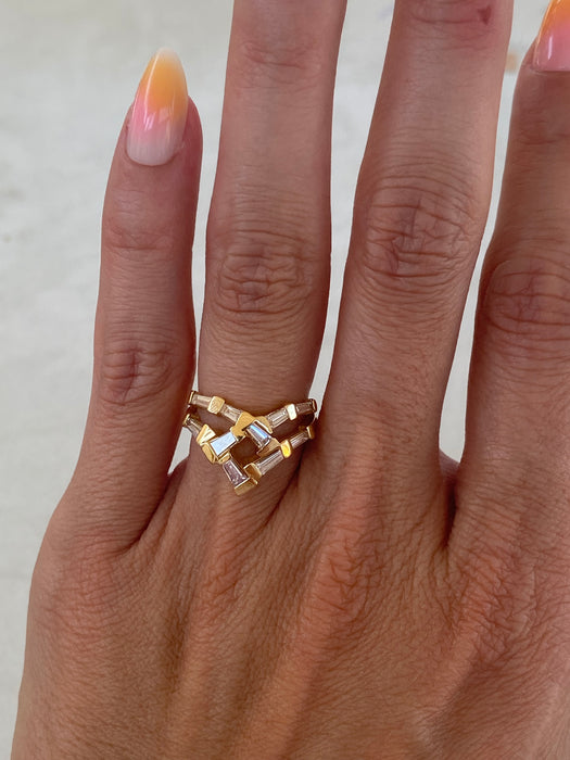 Vintage 18K Gold Baguette Diamond Chevron Ring – 1.08 TCW Diamonds, Size 3.75