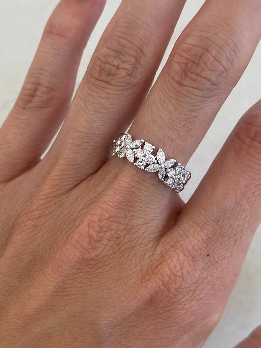 Vintage 18K White Gold Flexible Diamond Flower Ring