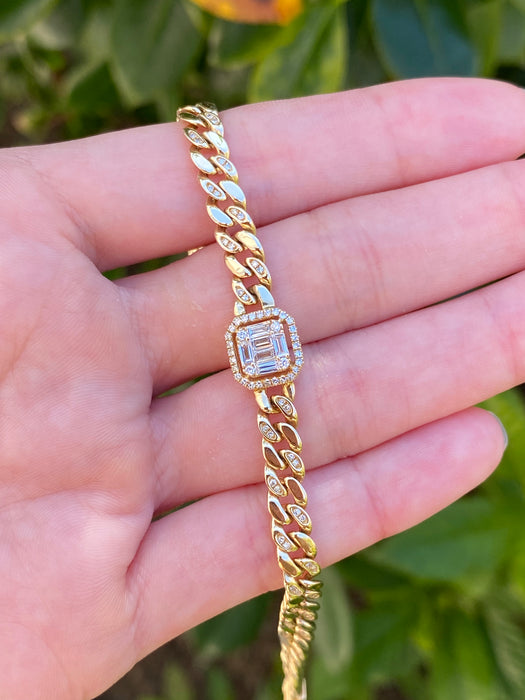 14k diamond curb bracelet 6.75”