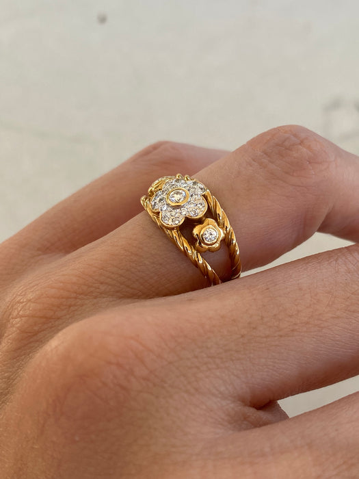 Vintage 18K Yellow Gold Double Rope Diamond Flower Ring