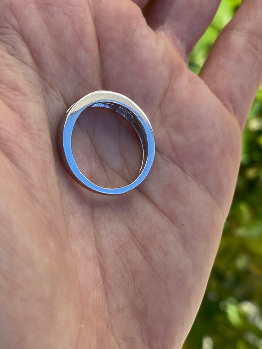 14k white gold invisible set diamond ring size 6.5