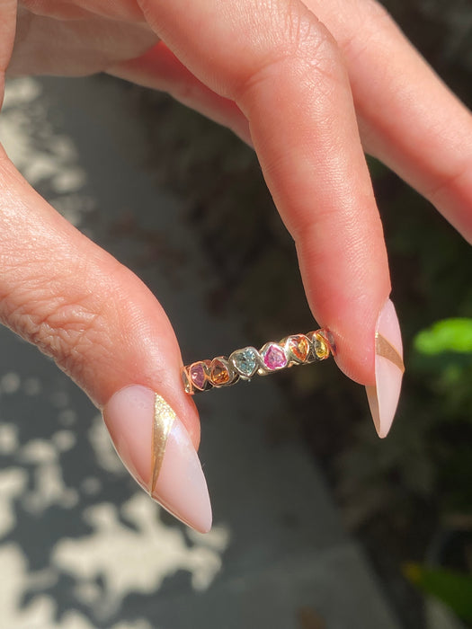 14k rainbow sapphire bezel heart eternity ring size 7.5