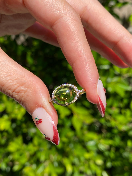 Vintage 18K Gold Cabochon Peridot & Diamond Halo Ring