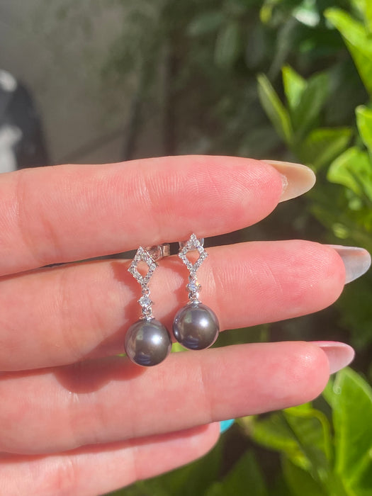 14k white gold diamond black pearl earrings