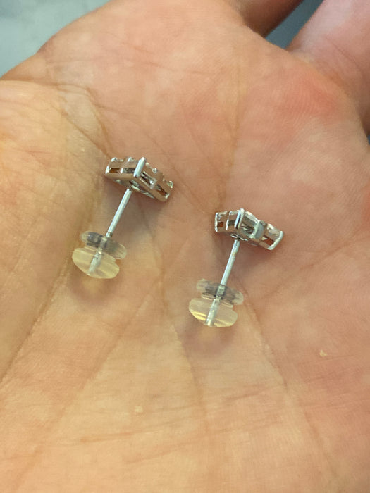Vintage 14K White Gold Trillion-Cut Diamond Cluster Stud Earrings – 1.00 TCW