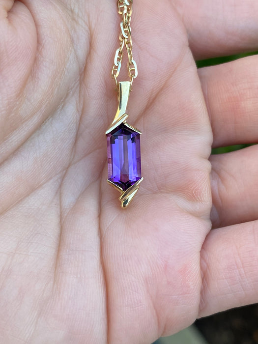 Vintage 14K Gold Specialty Cut Amethyst Pendant