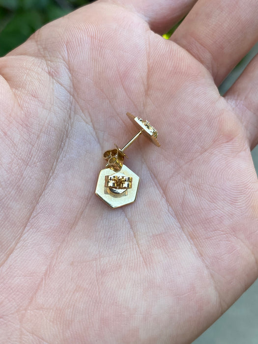 14k fluted diamond bee stud earrings