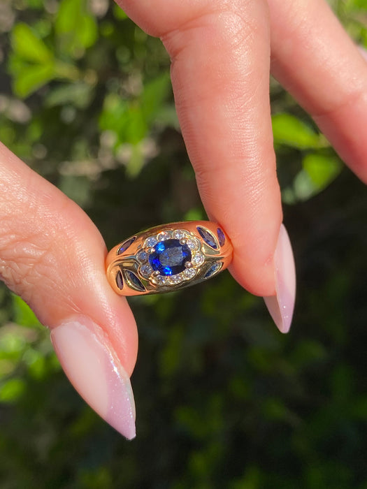 Vintage 18K Gold Blue Sapphire & Diamond Floral Ring