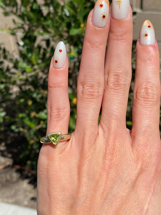 Vintage 14K Gold Peridot & Diamond Ring