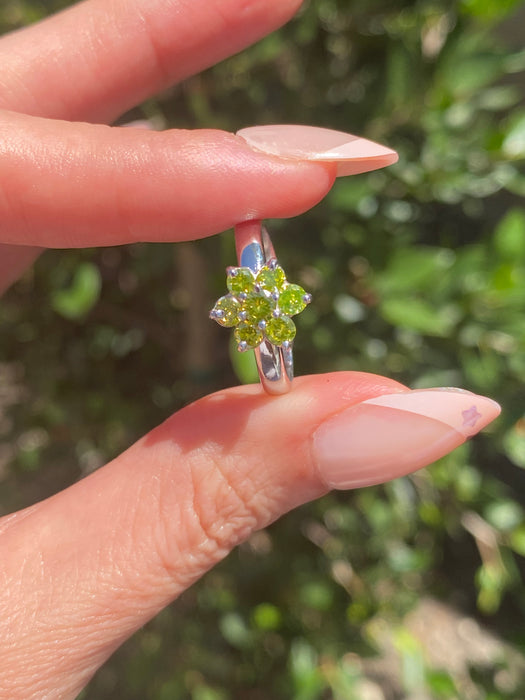 Vintage 14K White Gold Yellow Diamond Flower Ring – 0.90 TCW – Size 6.5
