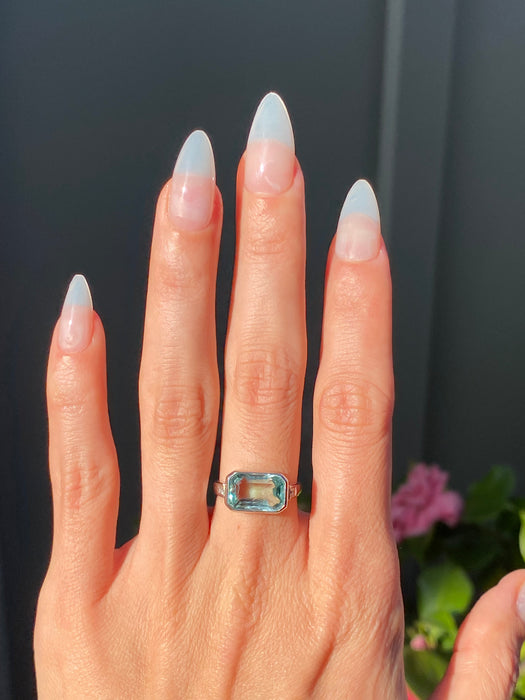 Platinum 900 bezel set aquamarine diamond ring size 6