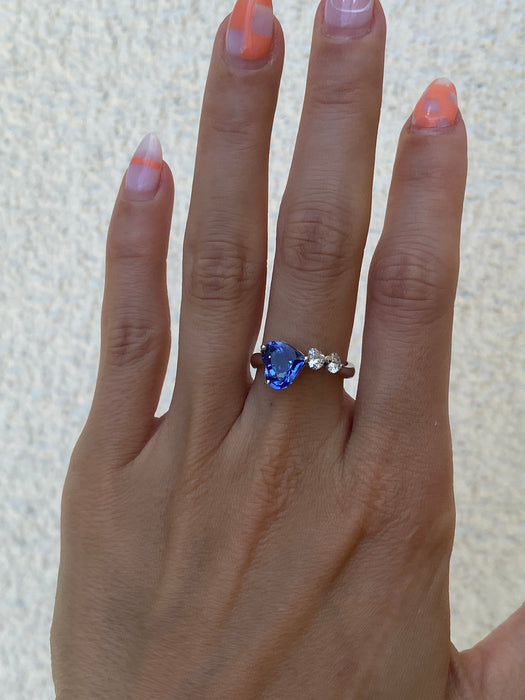Platinum blue sapphire diamond heart ring size 6.5