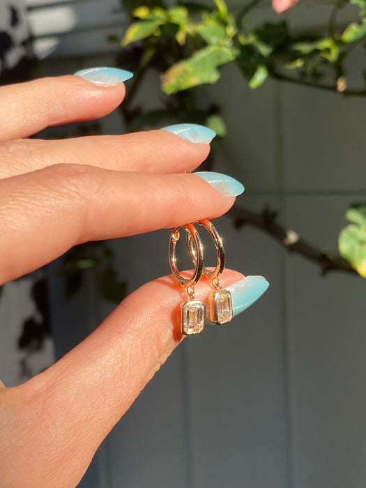 14k 1.5 carat lab emerald cut diamond huggie earrings