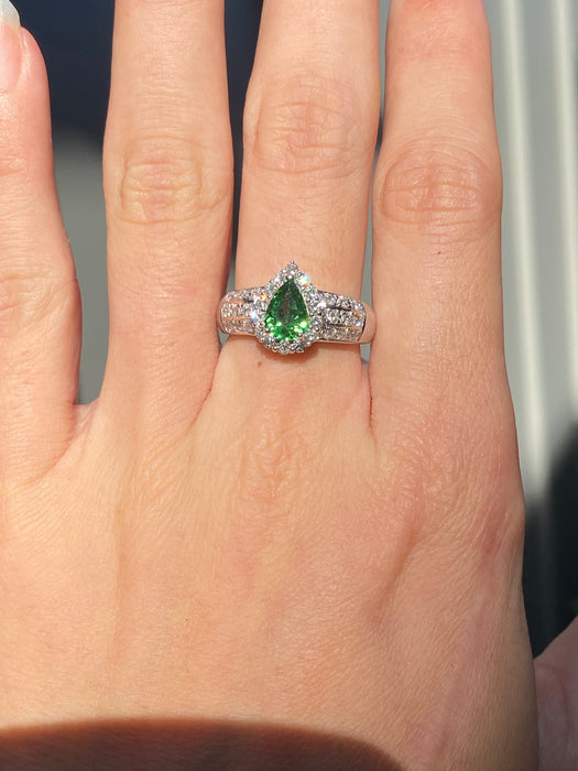 Platinum tsavorite garnet diamond ring size 7.5