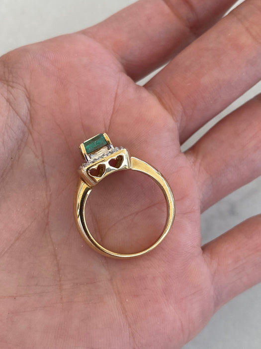 14K Vintage Emerald & Diamond Halo Ring