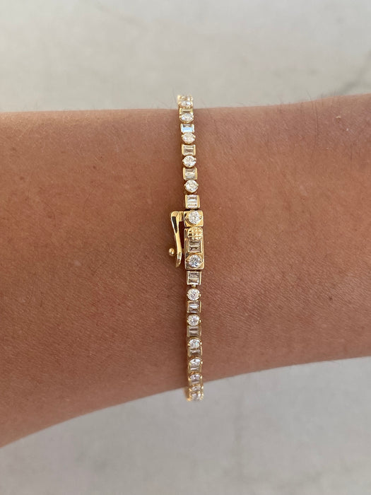 14K Natural Diamond Round & Baguette Bracelet