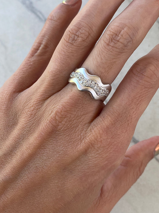 Vintage Platinum 900 Brushed Finish Wavy Diamond Ring