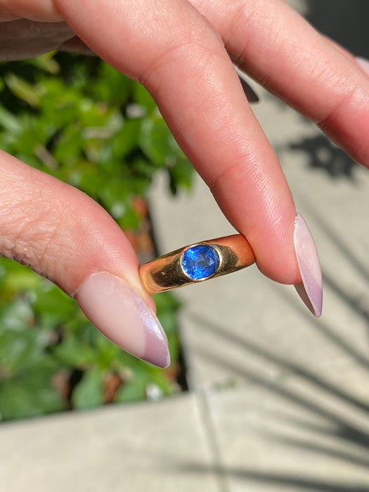 18K Gold Blue Sapphire Donut Ring