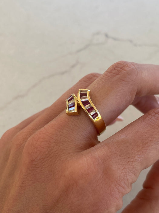Vintage 18K Gold Baguette Ruby Diamond Ring Size 6
