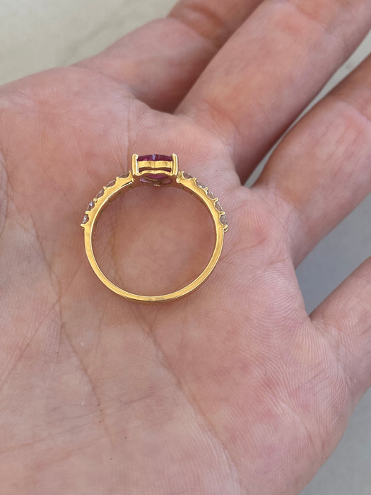 Vintage 18K Ruby Heart & Diamond Ring