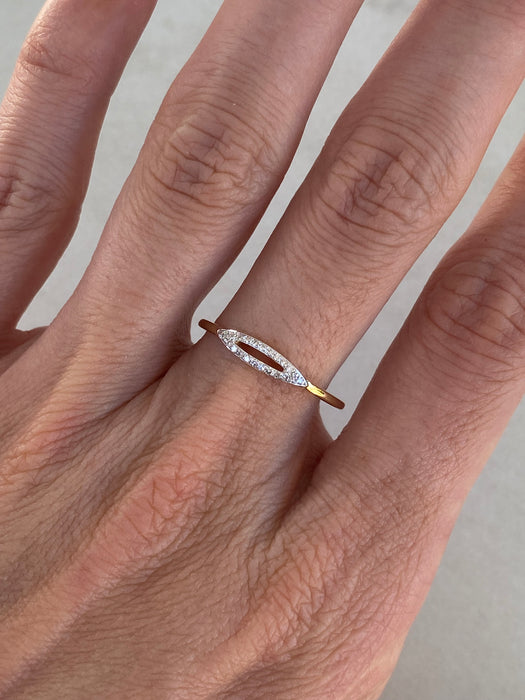 14K Gold Diamond Open Circle Ring Size 8.5